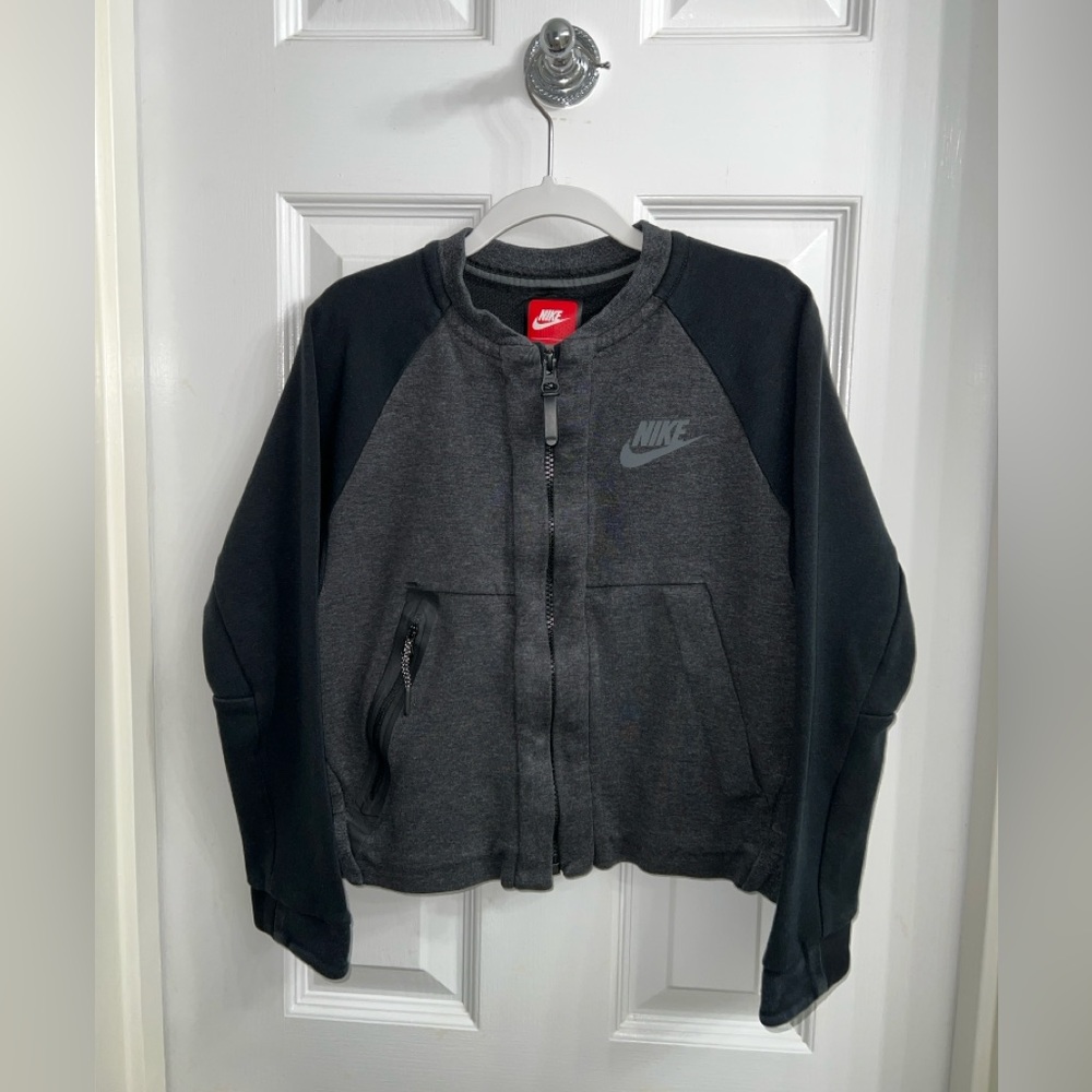 Nike Boys’ Jacket – Size S(5 years), Black, Full-Zip, No Hood